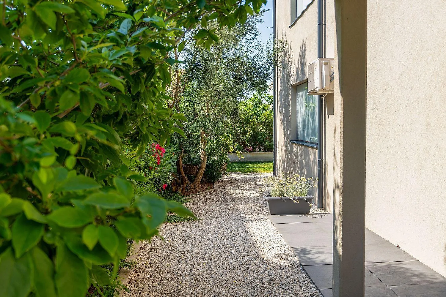 Exquisites Ferienhaus Mit Privatem Garten, Liegen, Kinderstuhl, Waschmaschine - Nur 700 Meter Zum Strand Porec