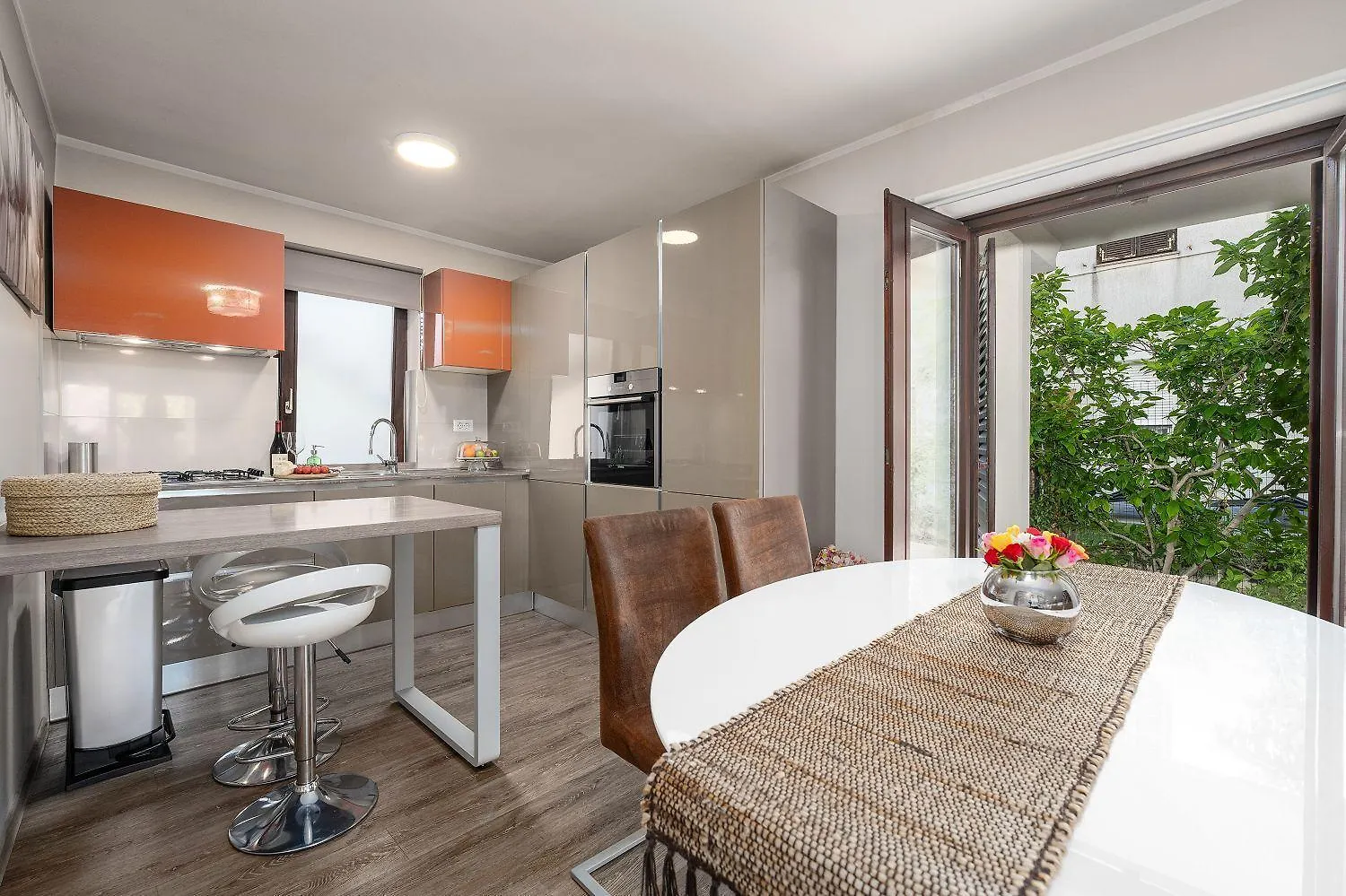 Exquisites Ferienhaus Mit Privatem Garten, Liegen, Kinderstuhl, Waschmaschine - Nur 700 Meter Zum Strand Porec
